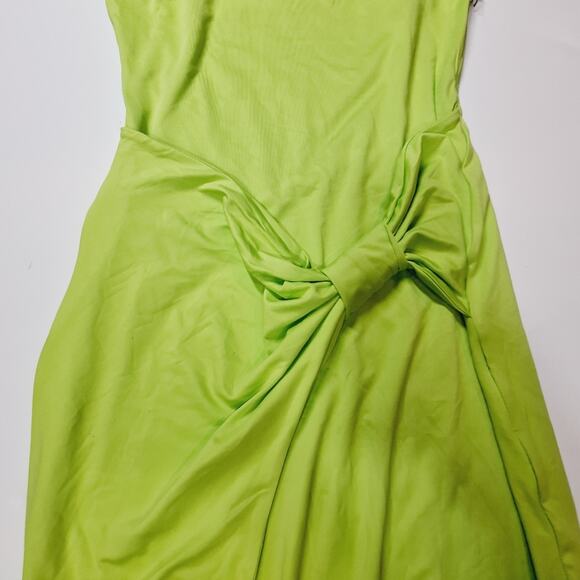 Superdown Brie Maxi Dress in Lime Medium - Picture 4 of 13